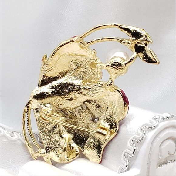 Brand New Rainbow Colour Rhinestone Butterfly Brooch Pin - Picture 3 of 4